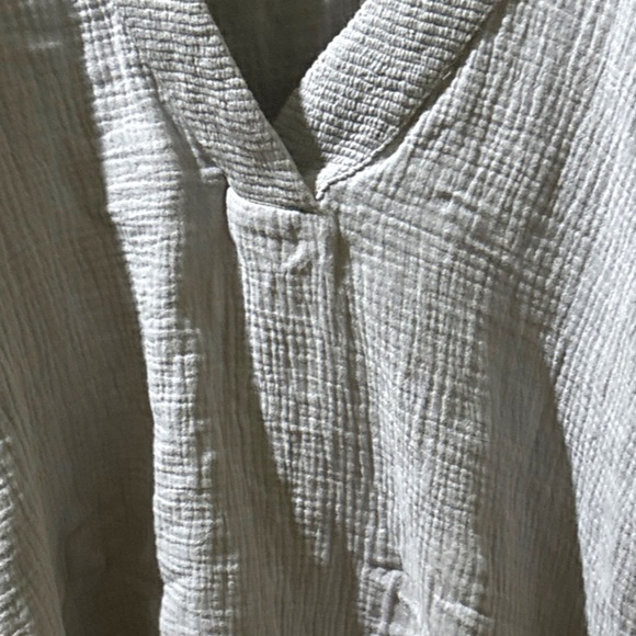 Sunday's Textured Smocked Cuffs Long Sleeve Split Top - Picture 6 of 15